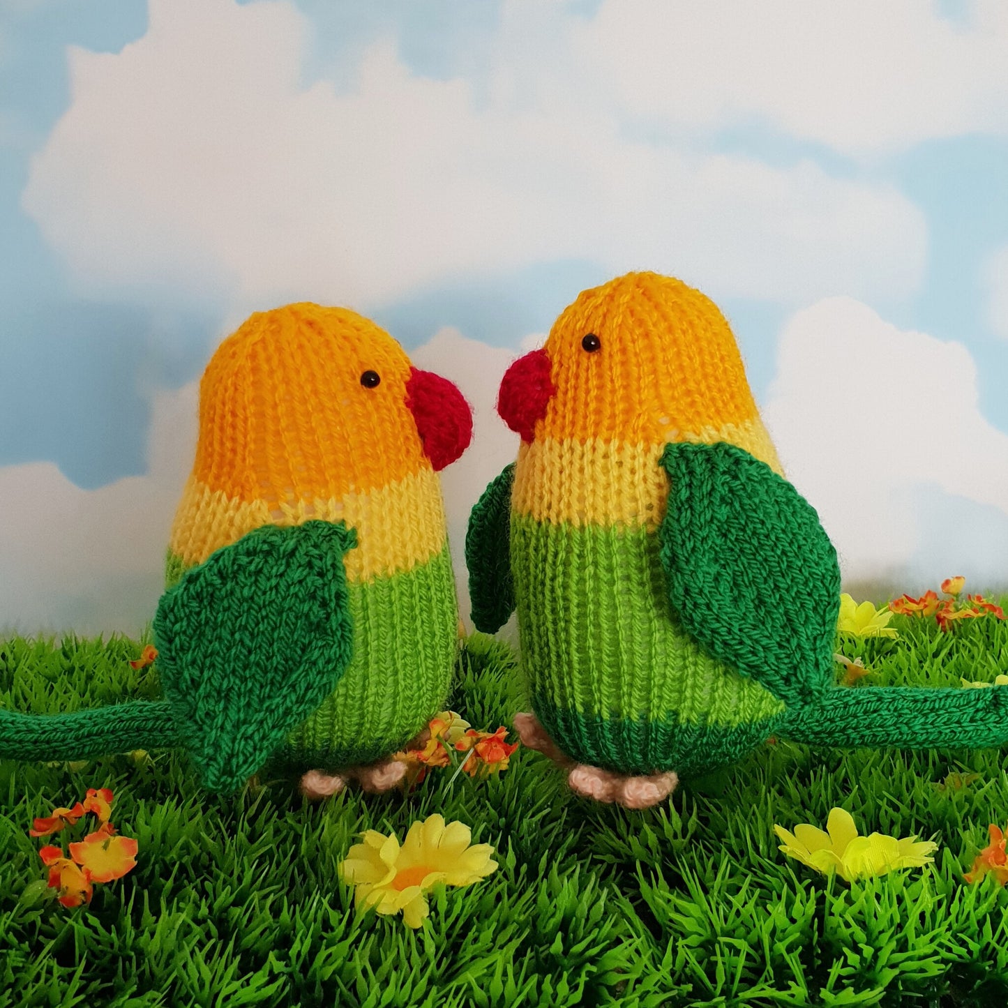 Lucy and Larry the lovebirds knitting kit